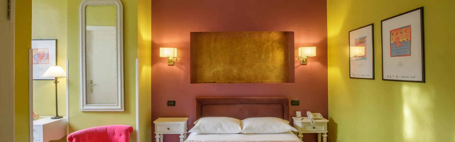 Camera Singola Superior del Fenix Hotel Roma con letto matrimoniale francese e poltroncina