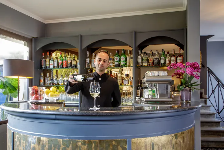 Il bar del Fenix Hotel Roma nel giardino
